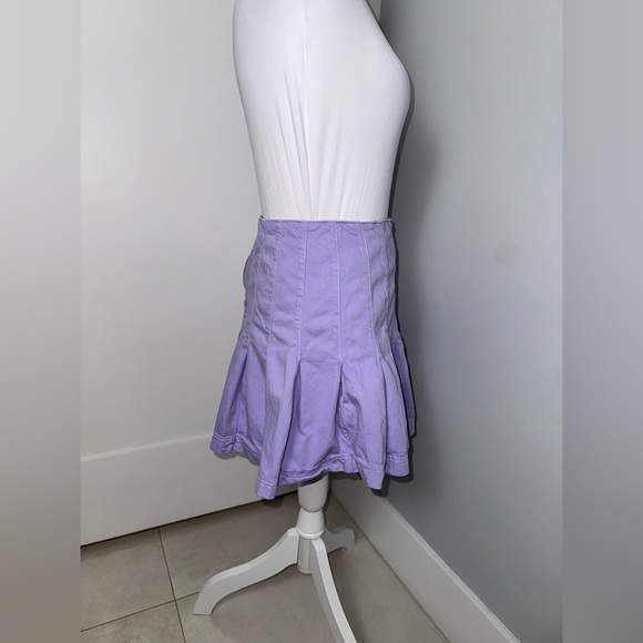 Alice + Olivia Carter Pleated Denim Mini Skirt/Size 29/US 4 - Picture 5 of 10